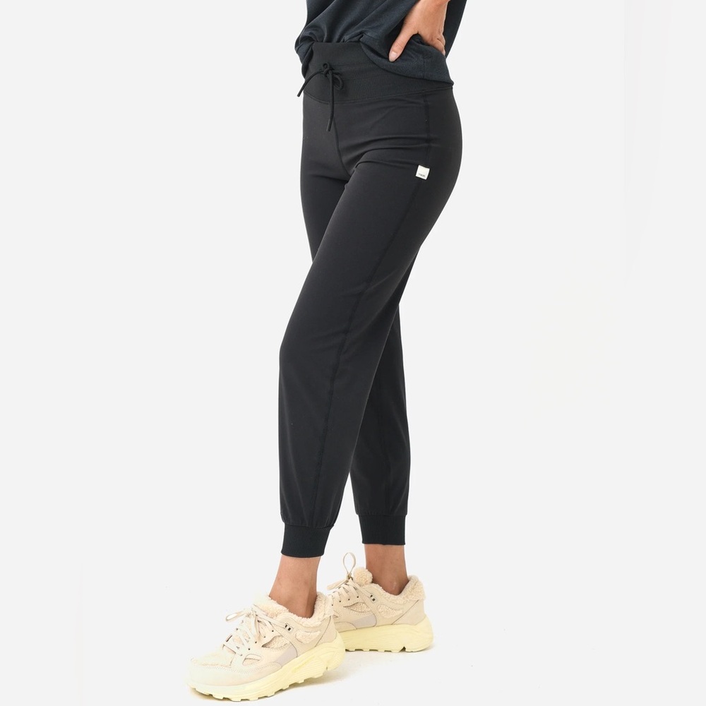 Vuori Daily Jogger
